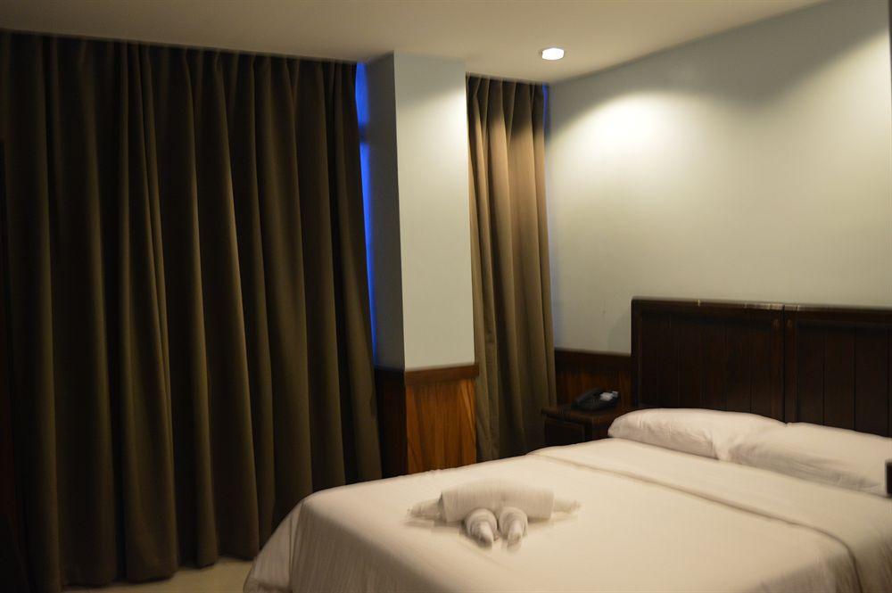 Alu Hotel Davao City Exteriör bild