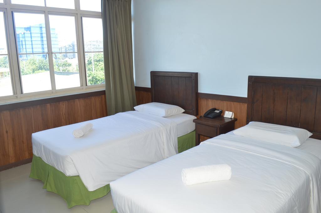 Alu Hotel Davao City Exteriör bild