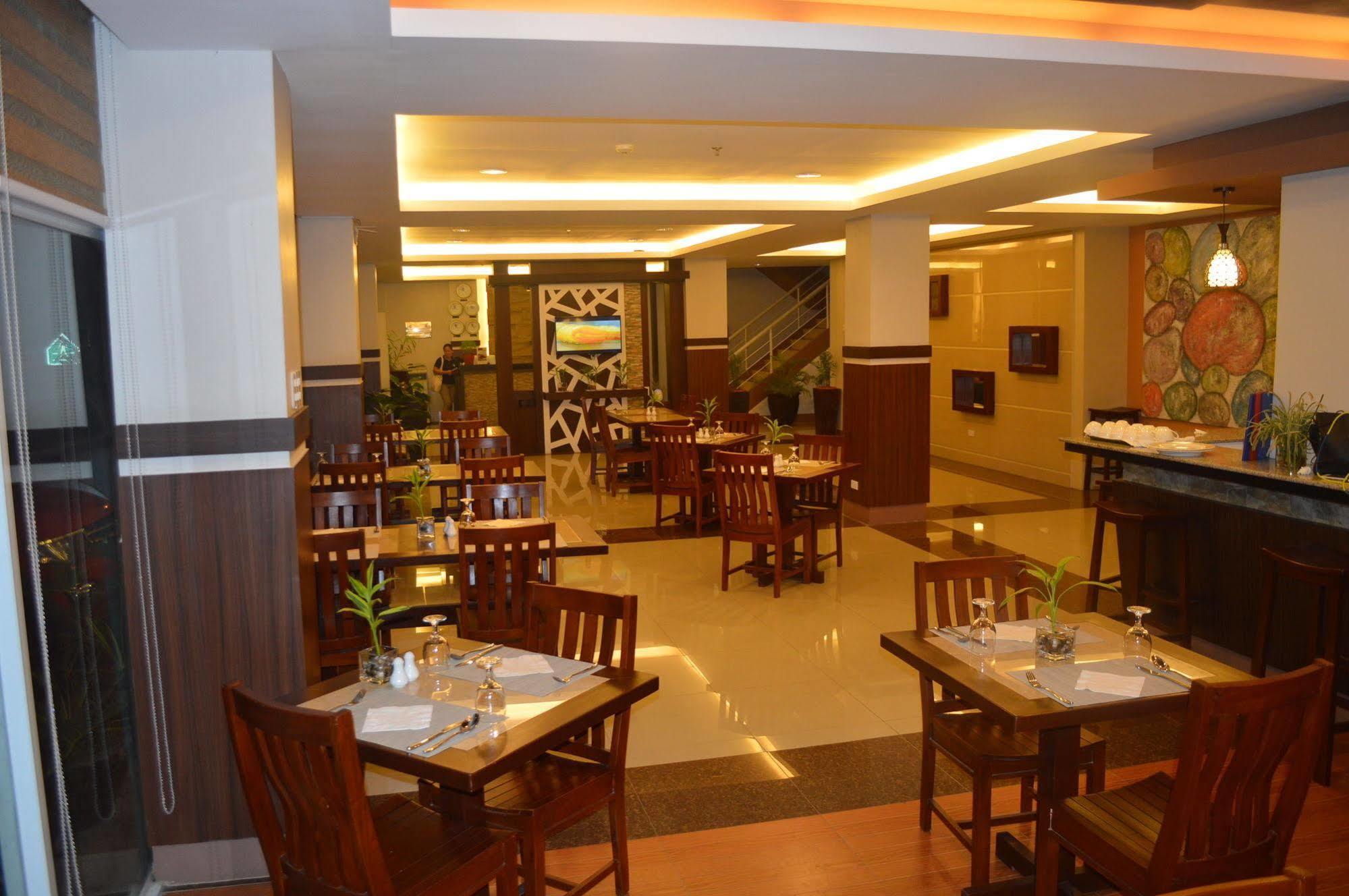 Alu Hotel Davao City Exteriör bild