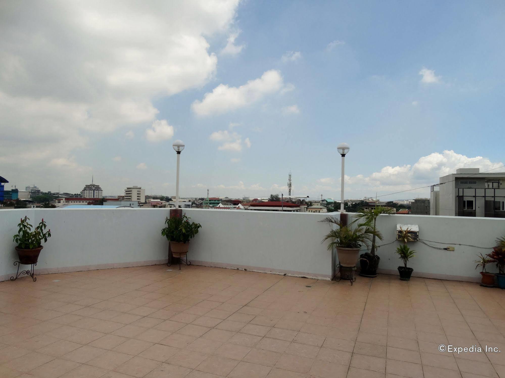 Alu Hotel Davao City Exteriör bild