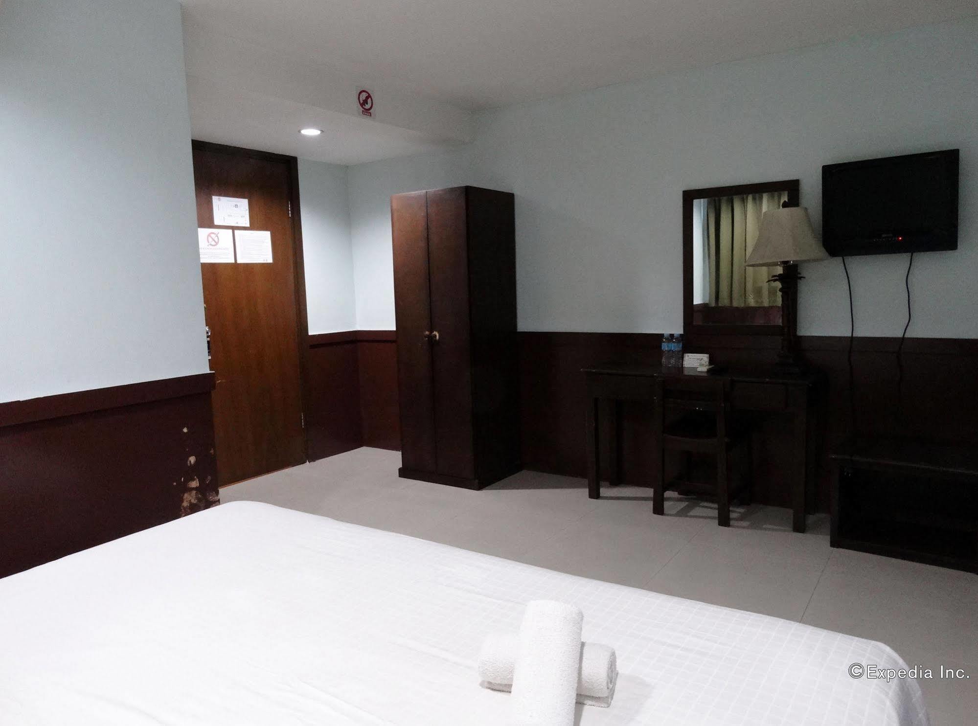 Alu Hotel Davao City Exteriör bild