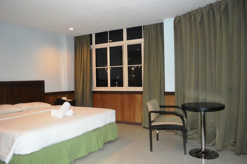 Alu Hotel Davao City Exteriör bild