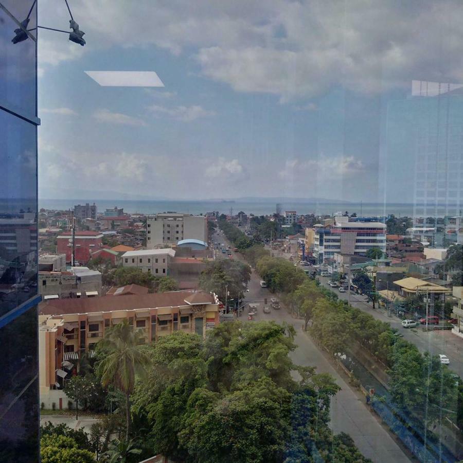 Alu Hotel Davao City Exteriör bild